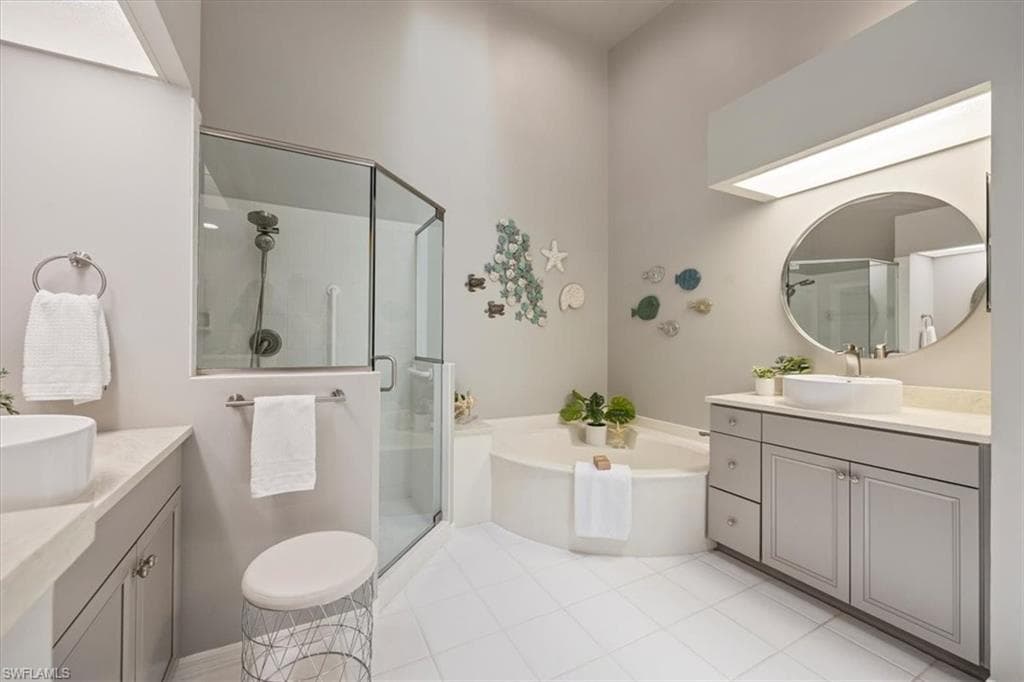 6533 Ilex CIR, NAPLES FL 34109-17