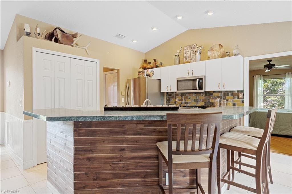 24362 Yacht Club BLVD, PUNTA GORDA FL 33955-9