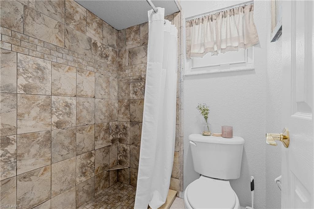 24362 Yacht Club BLVD, PUNTA GORDA FL 33955-17