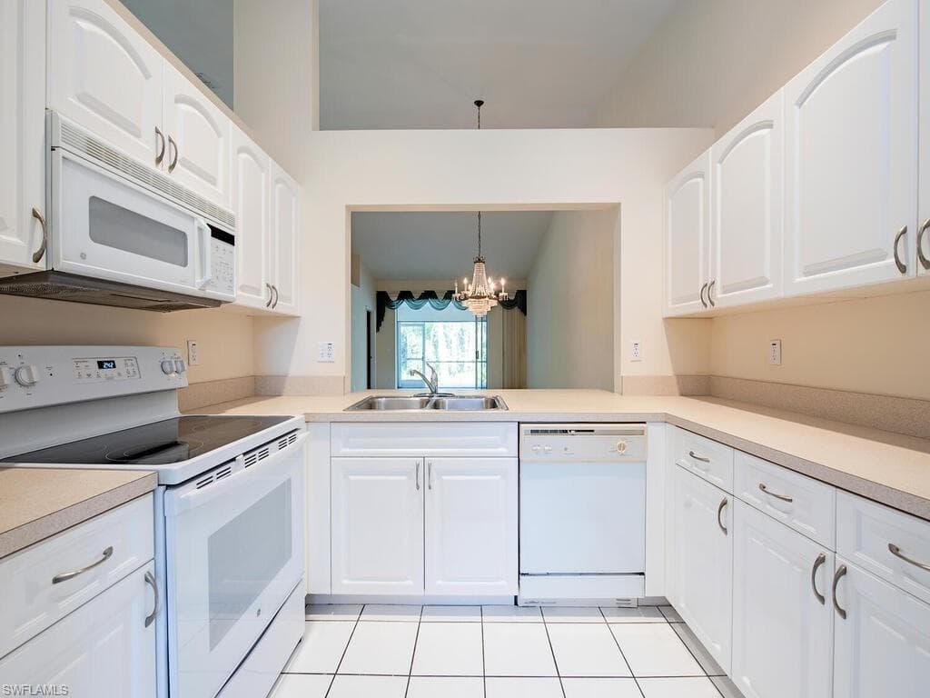 8093 San Vista CIR # 2L, NAPLES FL 34109-1