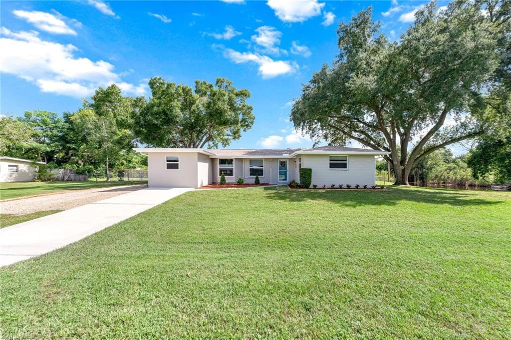 17040 E Lake DR, NORTH FORT MYERS FL 33917-2