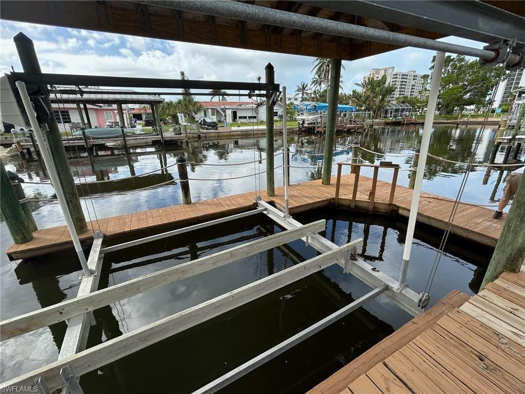 132 Egret ST, FORT MYERS BEACH FL 33931-7