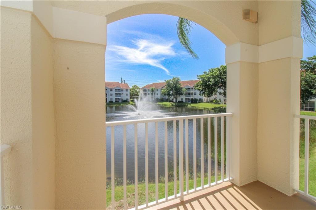 4630 Saint Croix LN # 827, NAPLES FL 34109-22