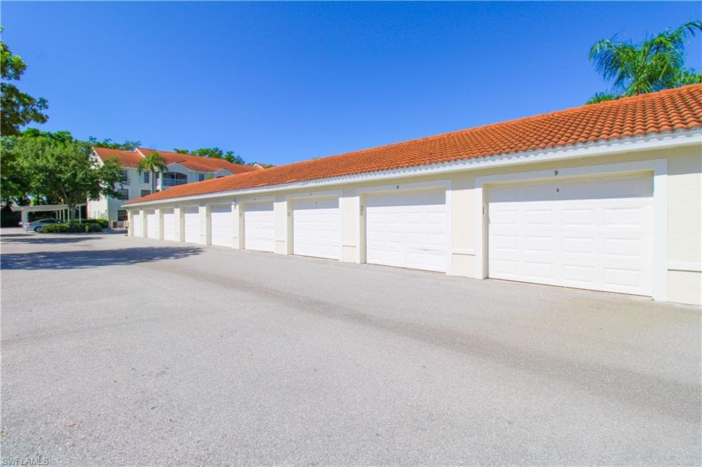 4630 Saint Croix LN # 827, NAPLES FL 34109-1