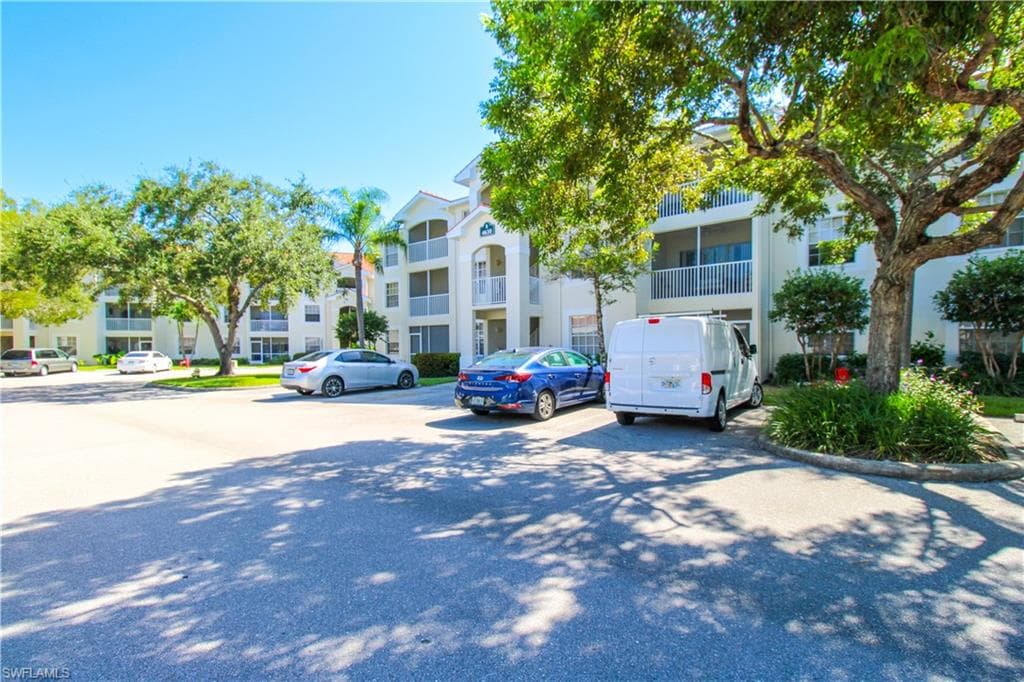 4630 Saint Croix LN # 827, NAPLES FL 34109-5