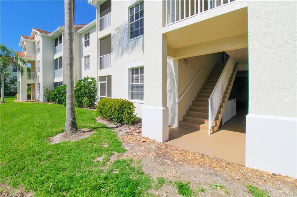 4630 Saint Croix LN # 827, NAPLES FL 34109-15