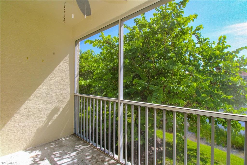 4630 Saint Croix LN # 827, NAPLES FL 34109-25