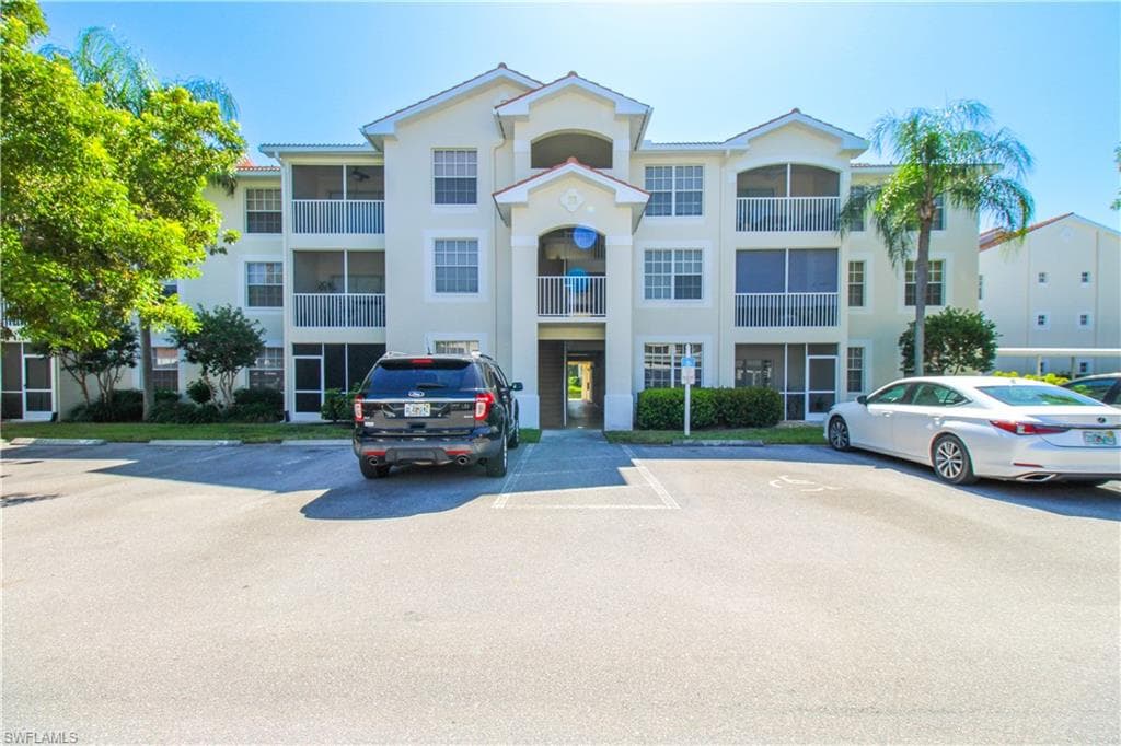 4630 Saint Croix LN # 827, NAPLES FL 34109-4