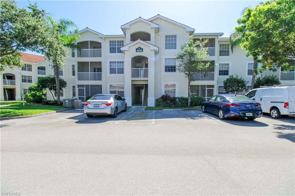 4630 Saint Croix LN # 827, NAPLES FL 34109-8