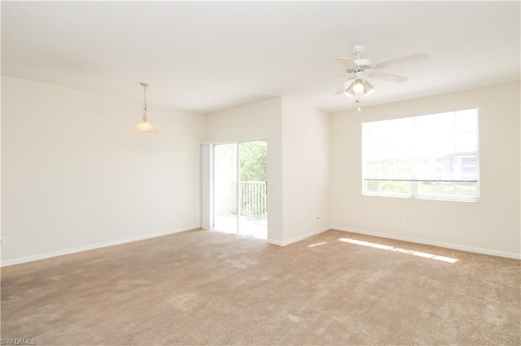 4630 Saint Croix LN # 827, NAPLES FL 34109-33