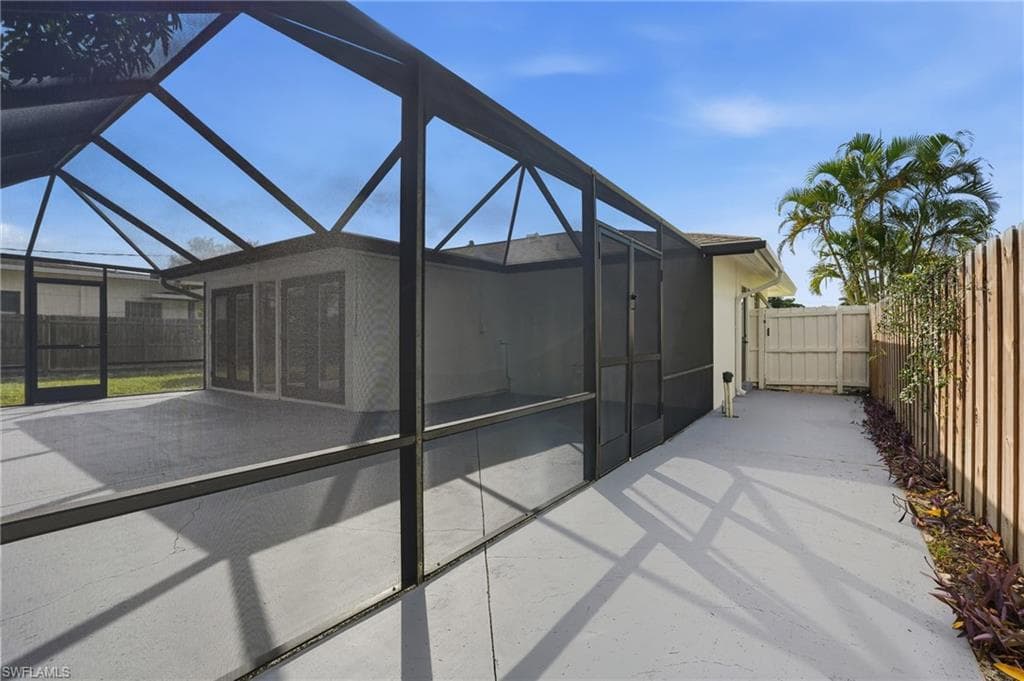 1205 Hilltop DR, NAPLES FL 34103-8