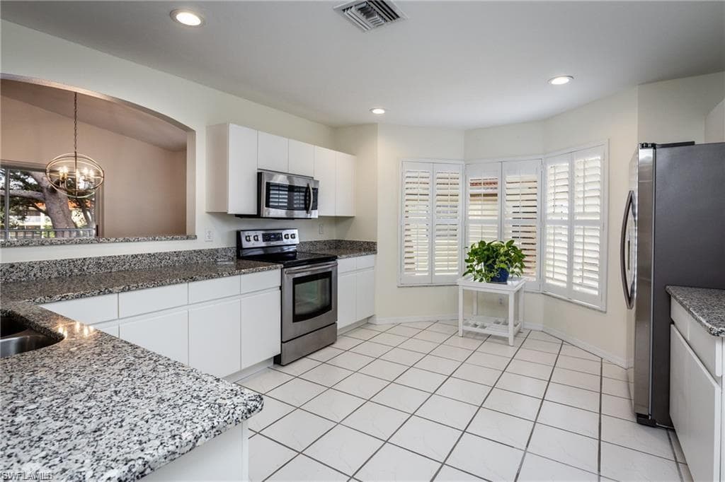 100 Diamond CIR # 108, NAPLES FL 34110-10