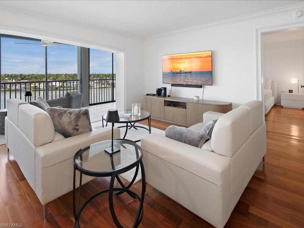 2750 Gulf Shore BLVD N # 602, NAPLES FL 34103-5