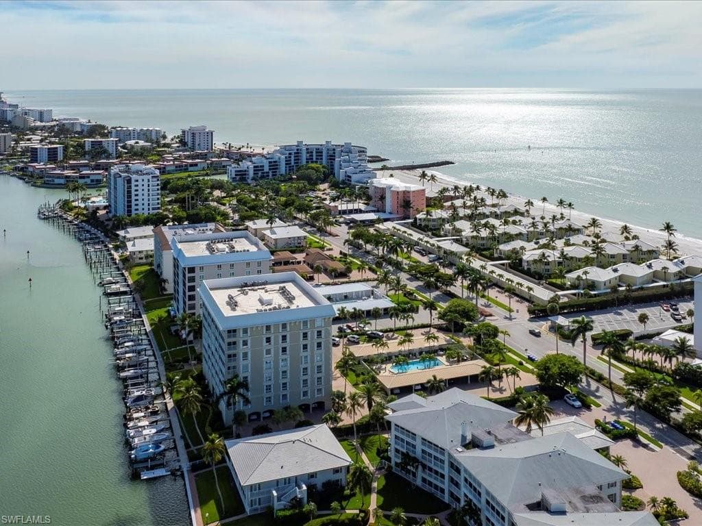 2750 Gulf Shore BLVD N # 602, NAPLES FL 34103-45