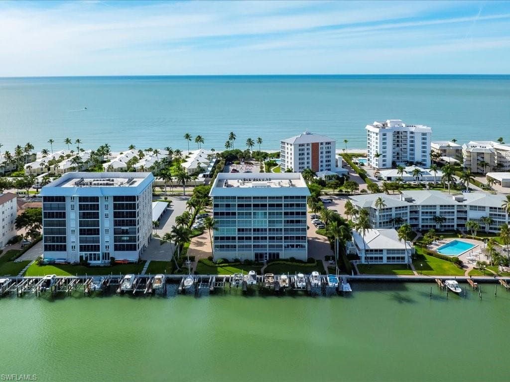2750 Gulf Shore BLVD N # 602, NAPLES FL 34103-42