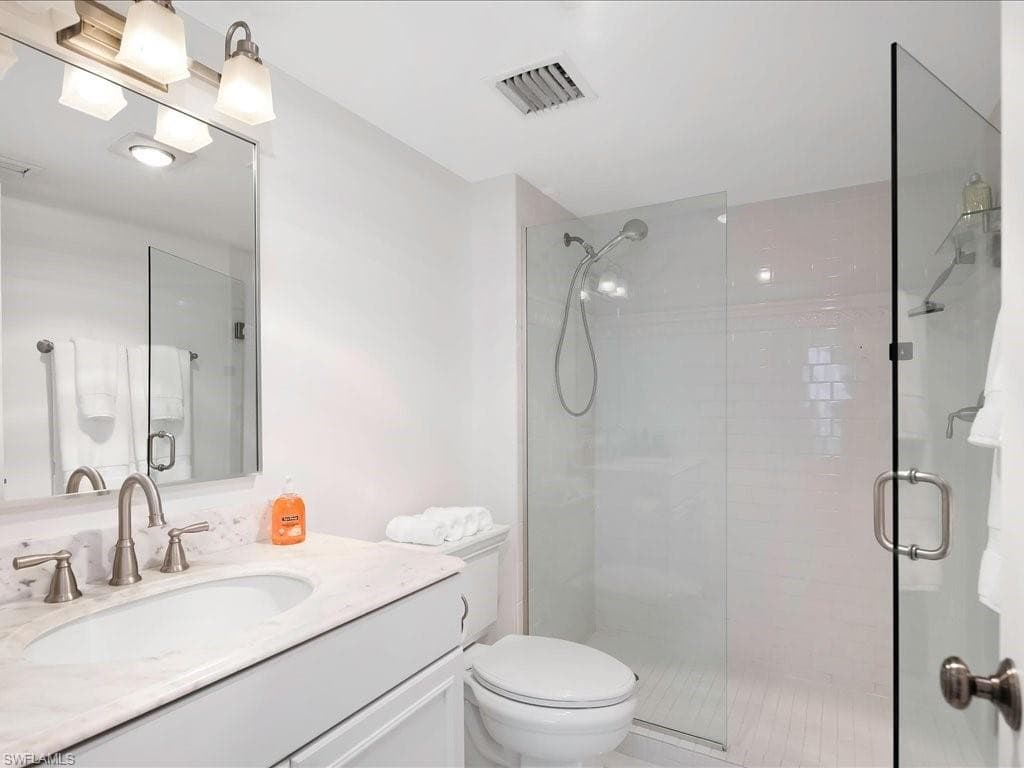 2750 Gulf Shore BLVD N # 602, NAPLES FL 34103-19