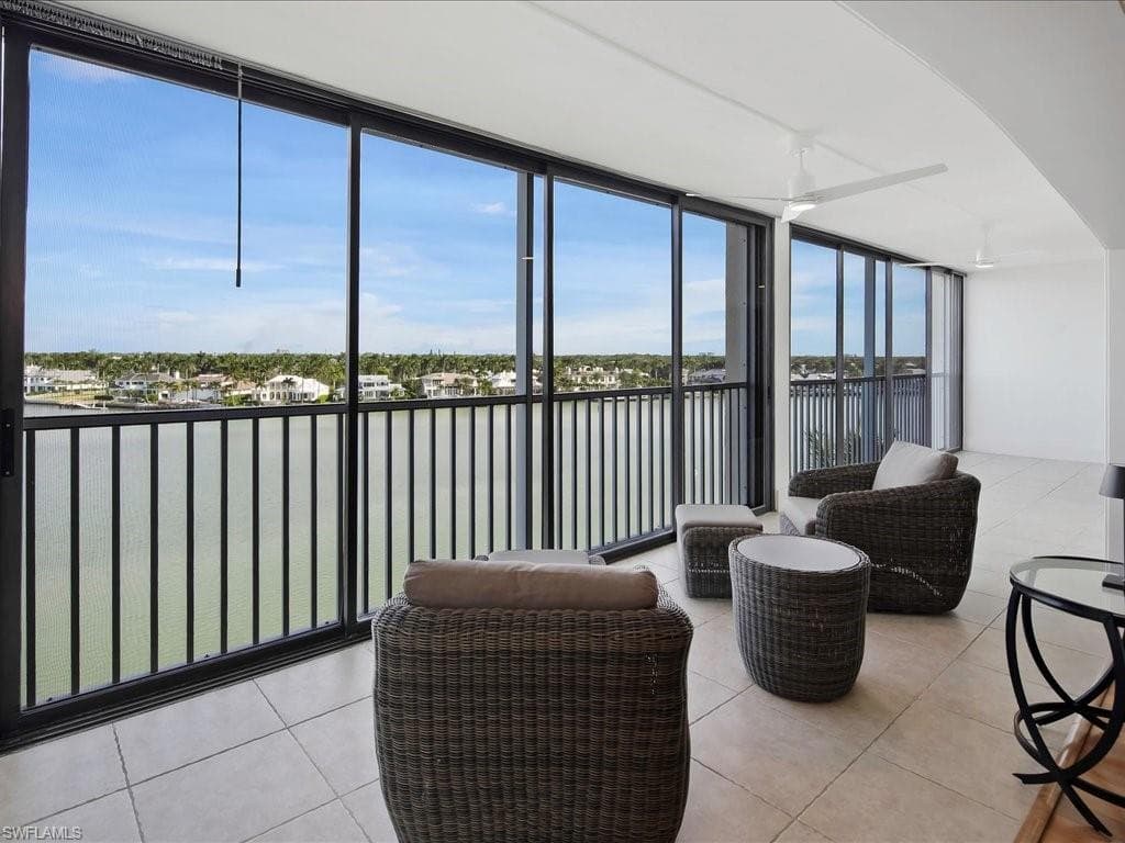 2750 Gulf Shore BLVD N # 602, NAPLES FL 34103-32