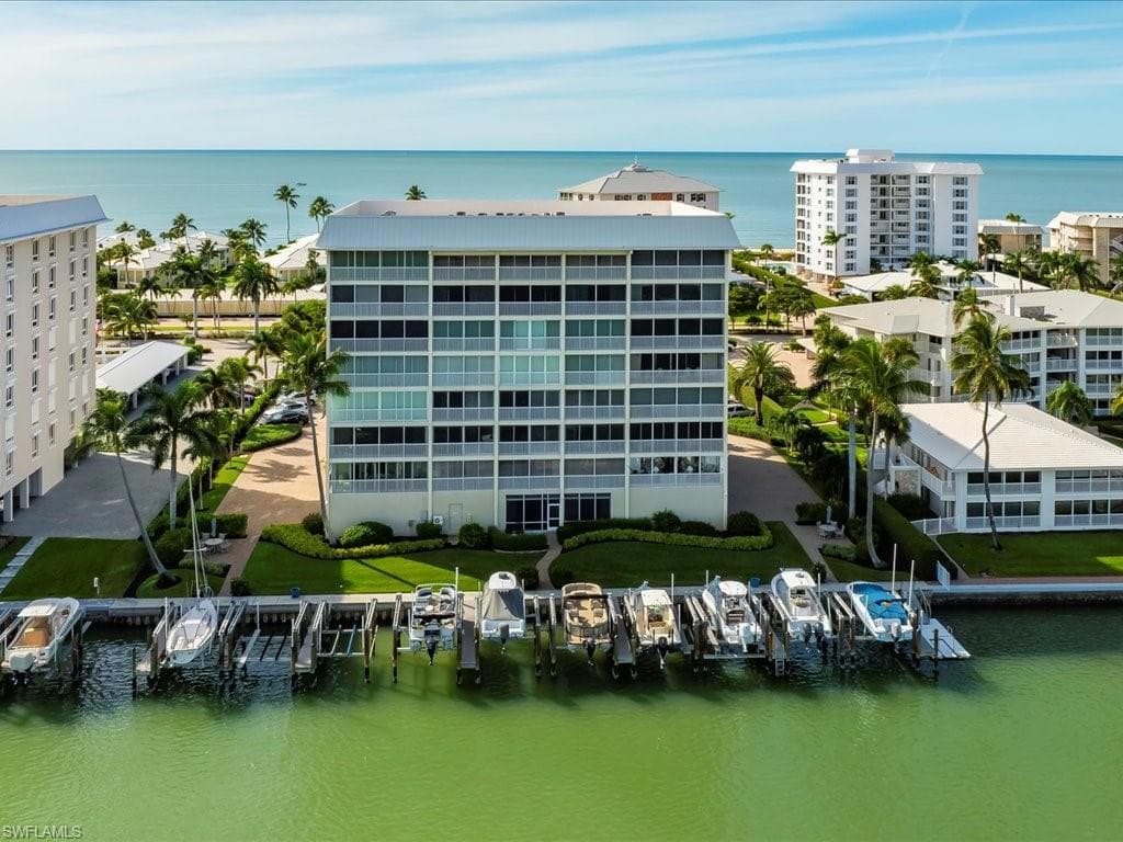 2750 Gulf Shore BLVD N # 602, NAPLES FL 34103-43