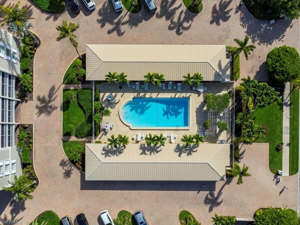 2750 Gulf Shore BLVD N # 602, NAPLES FL 34103-38
