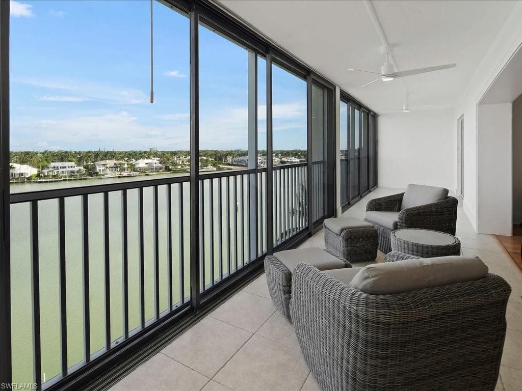 2750 Gulf Shore BLVD N # 602, NAPLES FL 34103-28