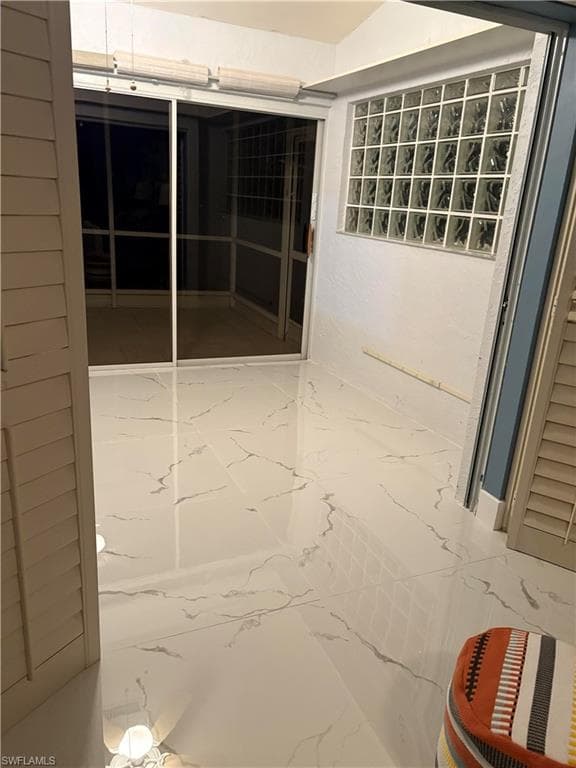 1025 Moon Lake DR, NAPLES FL 34104-28