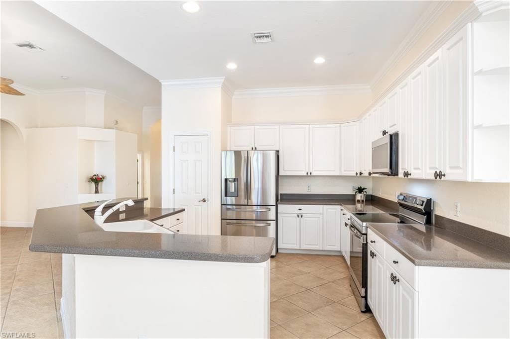 5562 Whispering Willow WAY, FORT MYERS FL 33908-7