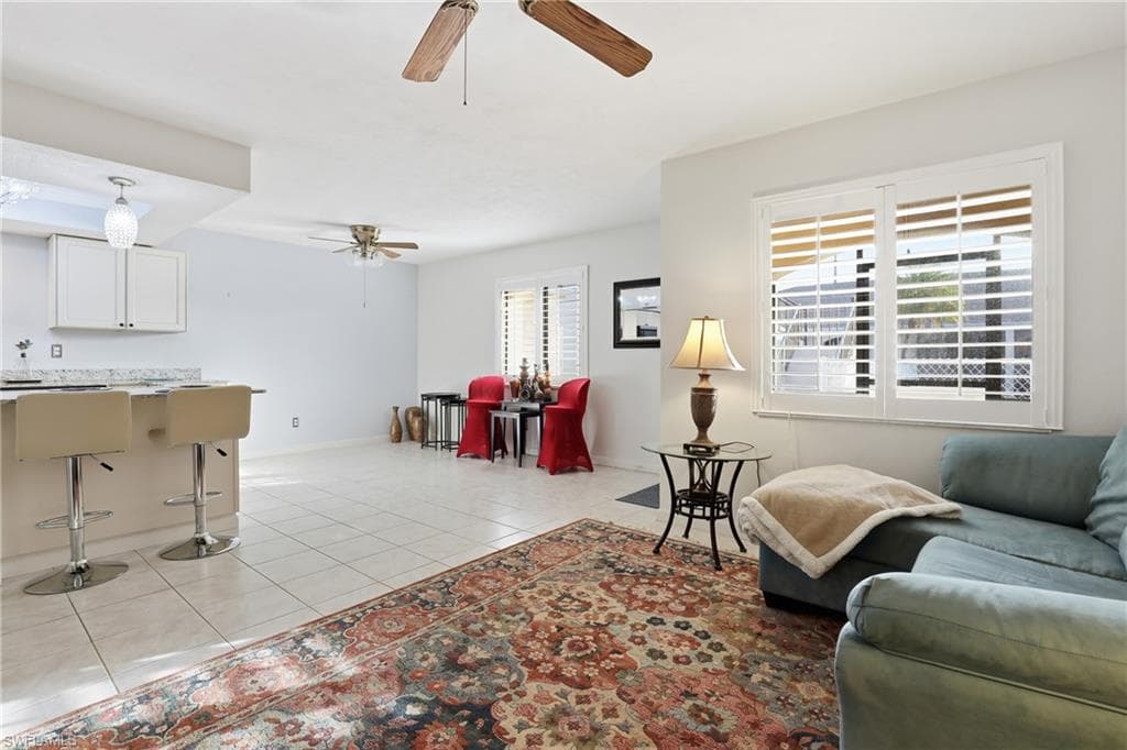 1113 Cape Coral PKWY W # 102, CAPE CORAL FL 33914-12