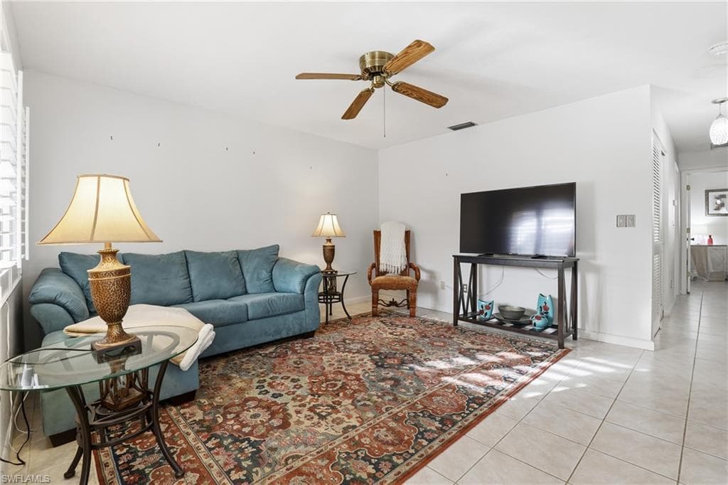 1113 Cape Coral PKWY W # 102, CAPE CORAL FL 33914-15