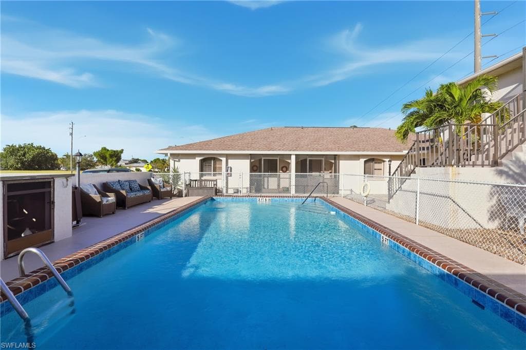 1113 Cape Coral PKWY W # 102, CAPE CORAL FL 33914-27