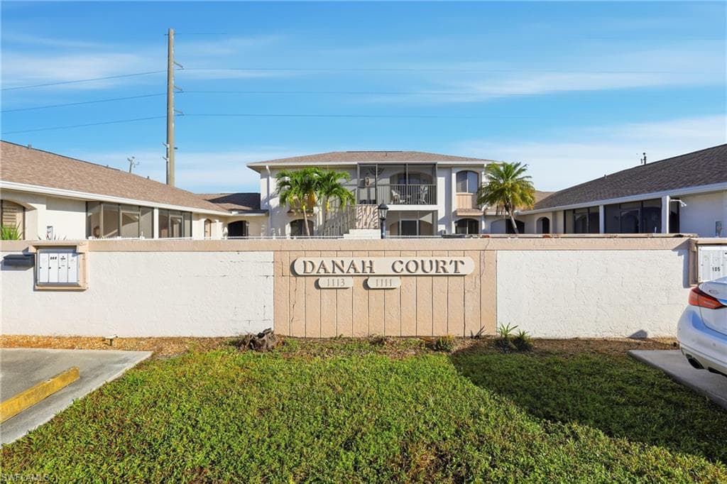 1113 Cape Coral PKWY W # 102, CAPE CORAL FL 33914-33