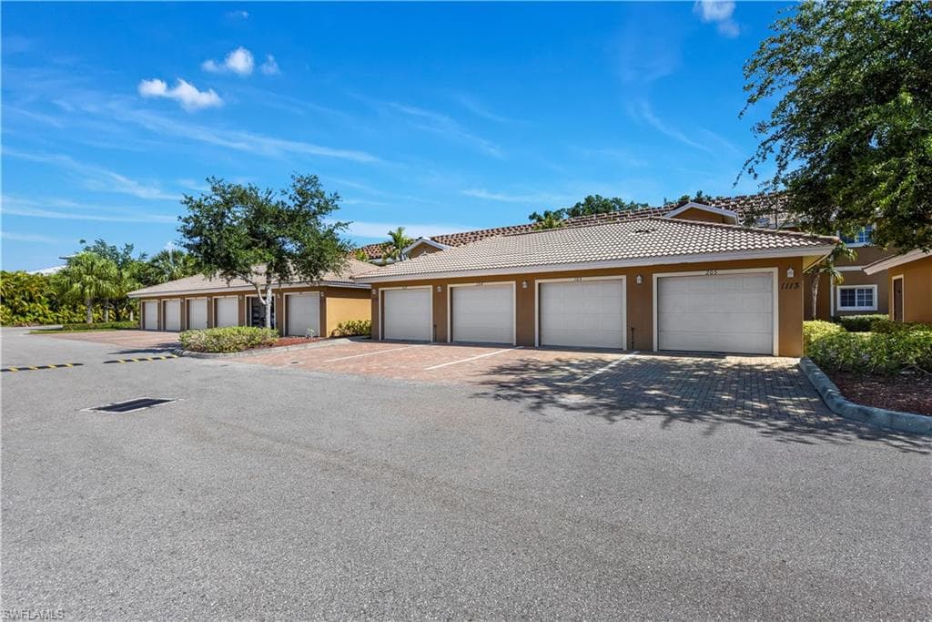 1113 Winding Pines CIR # 204, CAPE CORAL FL 33909-18