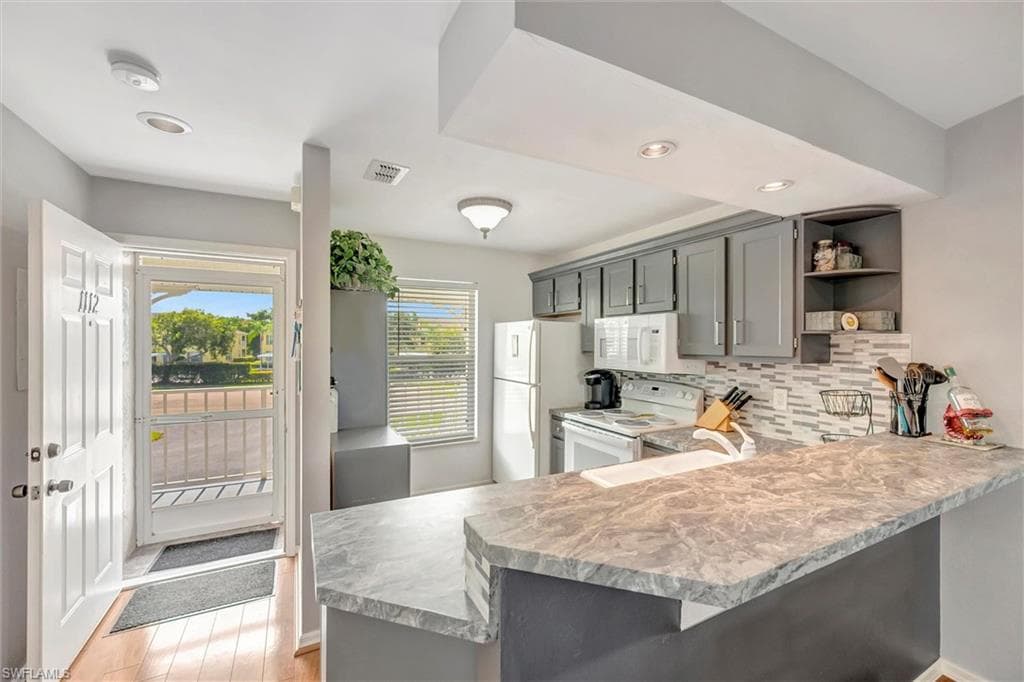 1315 Mainsail DR # 1112, NAPLES FL 34114-14