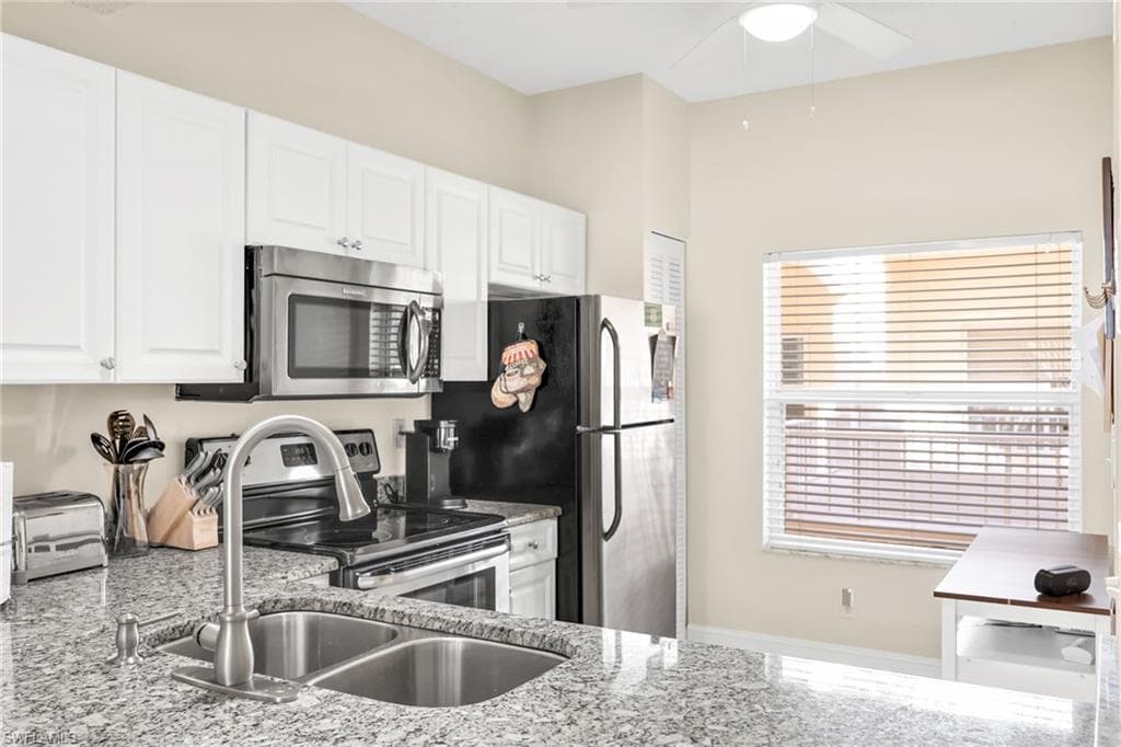 1044 Woodshire LN # B211, NAPLES FL 34105-12