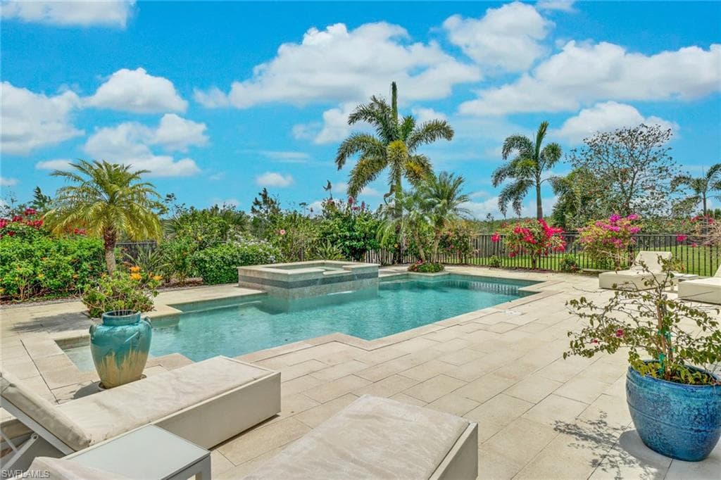 3295 Tahoe CT, NAPLES FL 34119-19