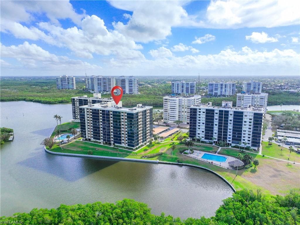 15 Bluebill AVE # 103s, NAPLES FL 34108-1