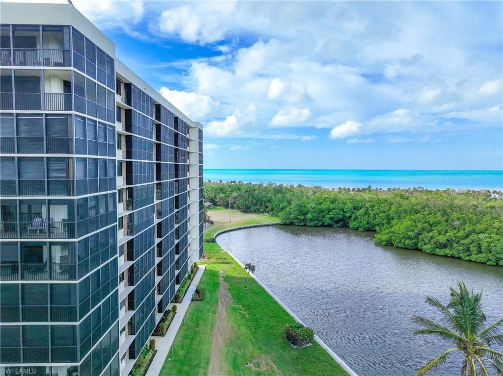 15 Bluebill AVE # 103s, NAPLES FL 34108-42