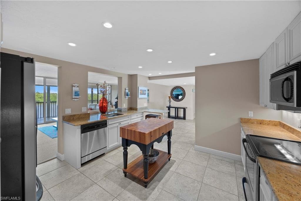 15 Bluebill AVE # 103s, NAPLES FL 34108-4