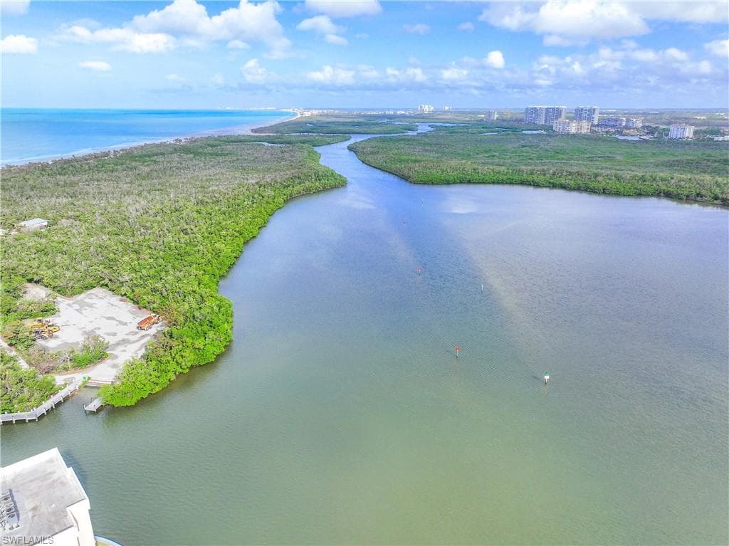 15 Bluebill AVE # 103s, NAPLES FL 34108-33