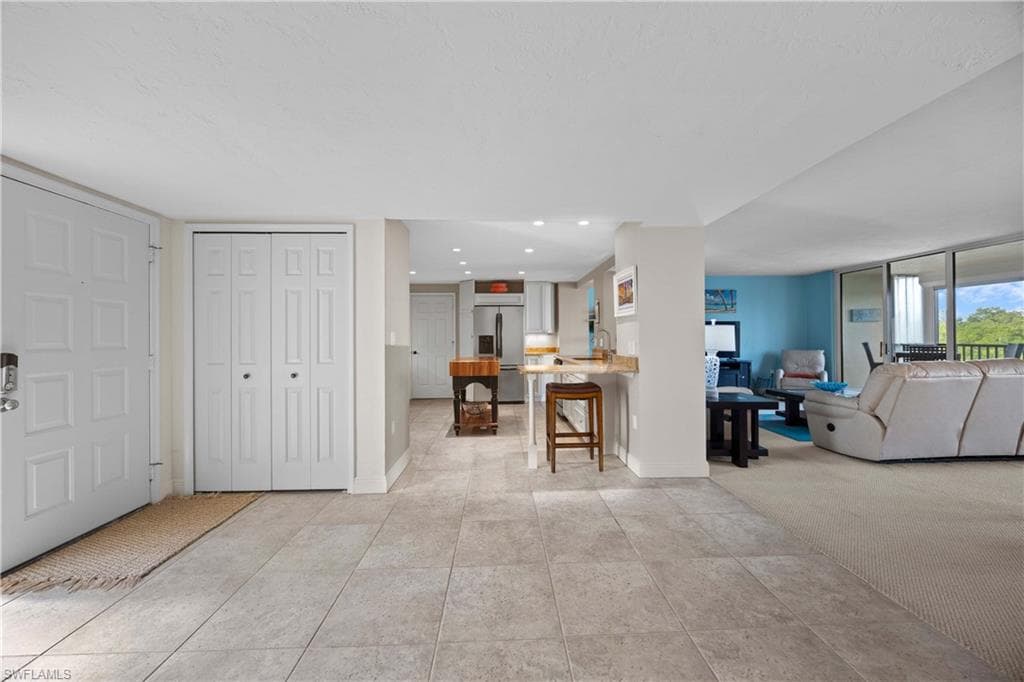 15 Bluebill AVE # 103s, NAPLES FL 34108-13