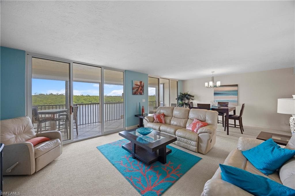 15 Bluebill AVE # 103s, NAPLES FL 34108-17