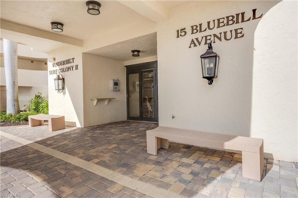 15 Bluebill AVE # 103s, NAPLES FL 34108-3