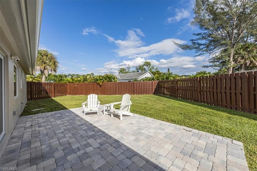 3560 Corana WAY, NAPLES FL 34105-20