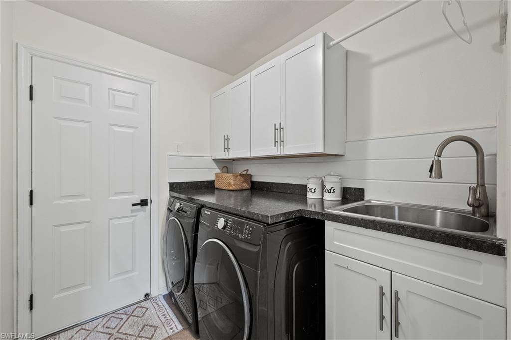 1517 Graduate CT, LEHIGH ACRES FL 33971-15