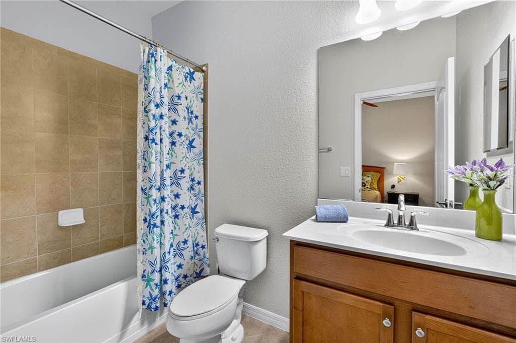 2727 Via Piazza LOOP, FORT MYERS FL 33905-27