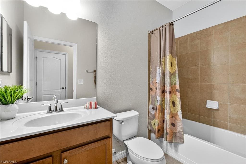 2727 Via Piazza LOOP, FORT MYERS FL 33905-23