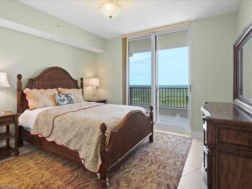 1050 Borghese LN # 1804, NAPLES FL 34114-16