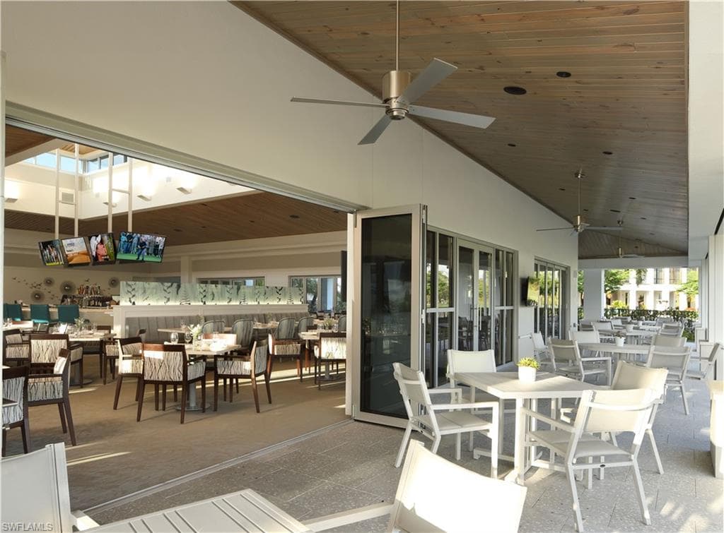 211 Via Napoli, NAPLES FL 34105-42