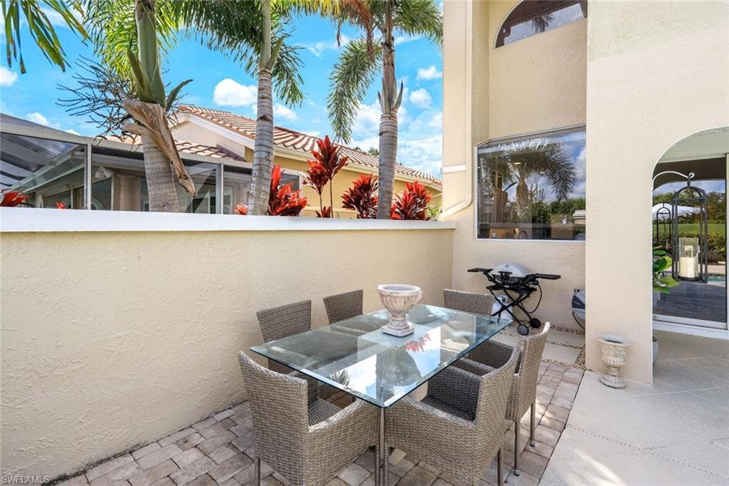 211 Via Napoli, NAPLES FL 34105-31