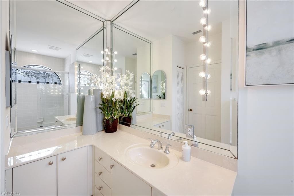 211 Via Napoli, NAPLES FL 34105-27