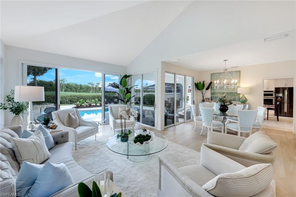 211 Via Napoli, NAPLES FL 34105-8